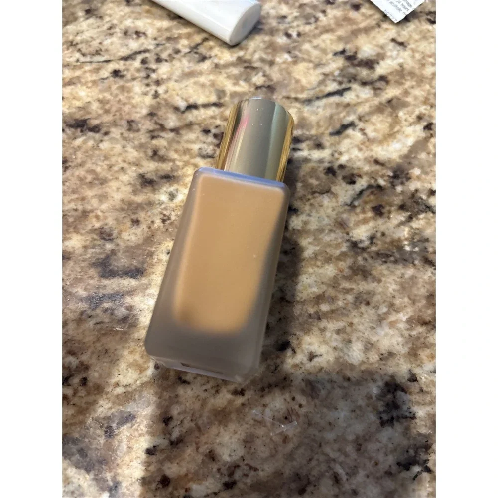 Estee Lauder Double Wear‎ Stay-in-Place Foundation - 1 fl. oz. 4W4 Hazel